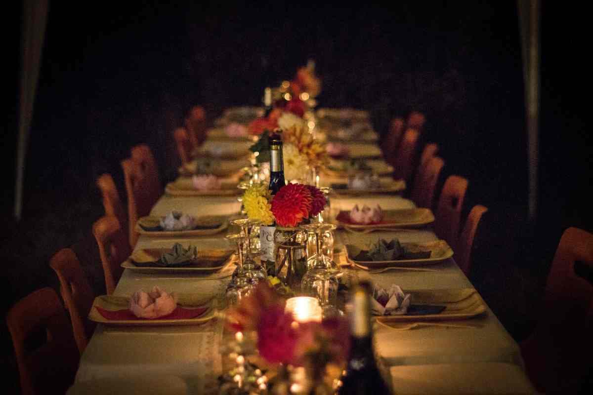Comment dresser correctement une table pour un dîner chic et formel ?