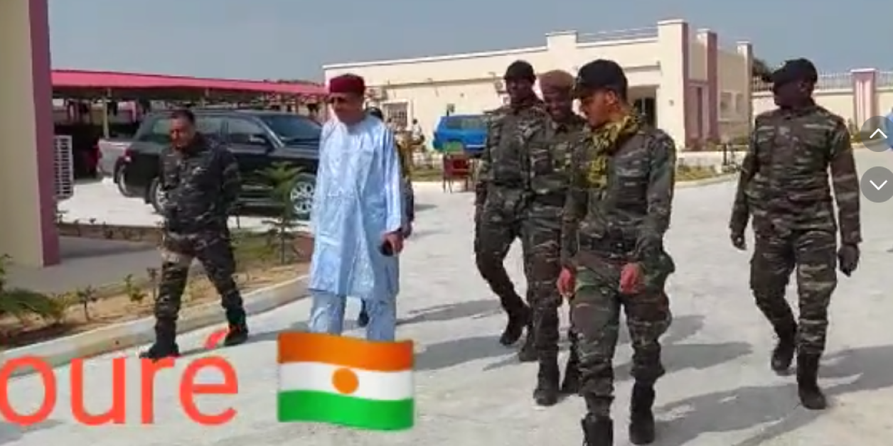 Niger : une vidéo montrant Mohamed Bazoum en balade alimente la toile