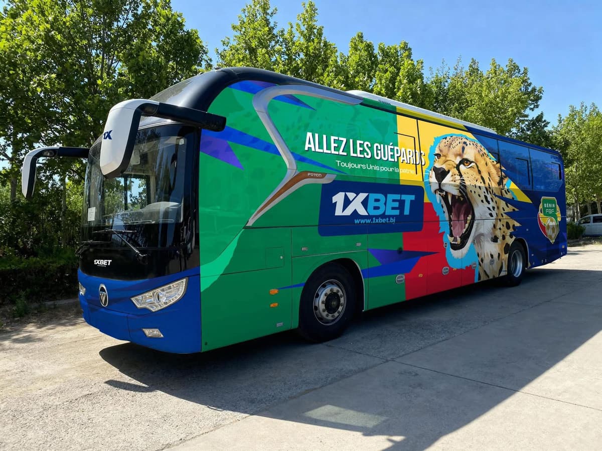 Bénin: 1XBet offre un bus flambant neuf à la Fédération béninoise de football