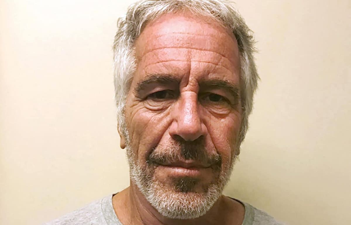 États-Unis : Peter Attia, médecin influenceur, quitte CBS News après ses échanges avec Epstein