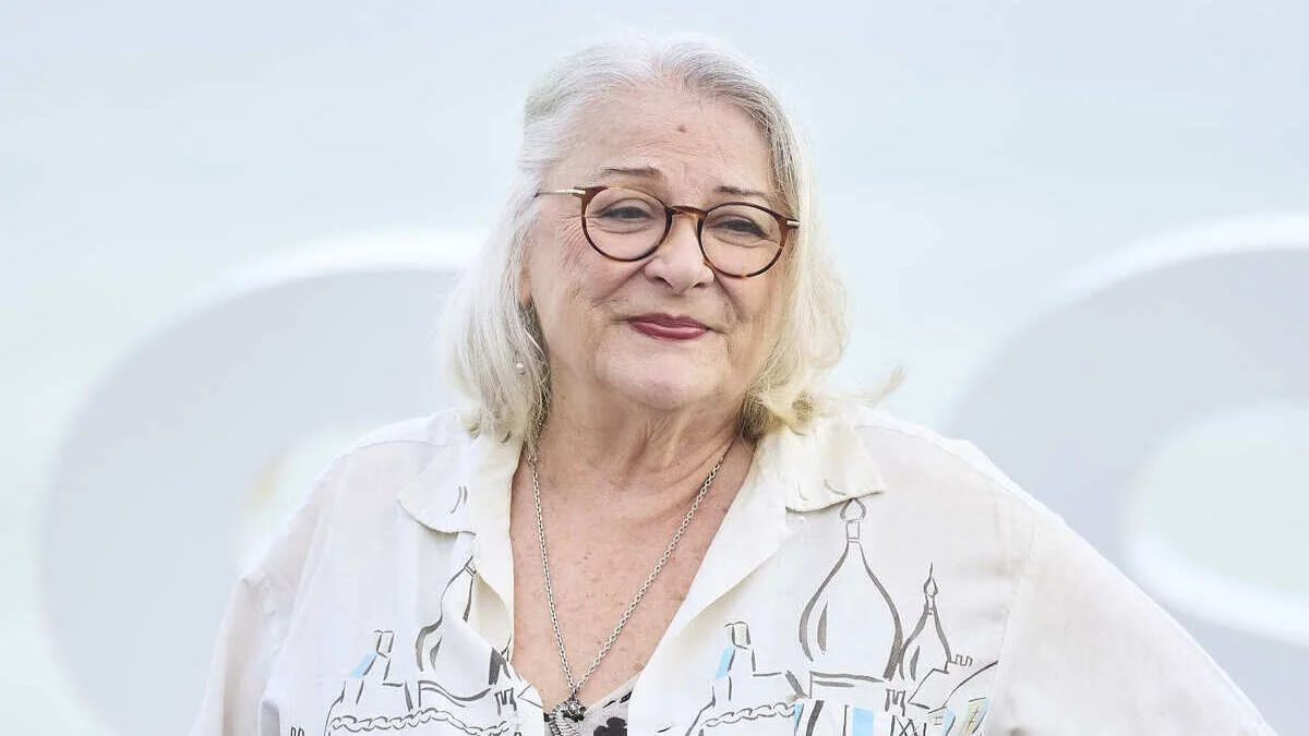 Josiane Balasko surprise lors d’un dîner avec Epstein et Jack Lang