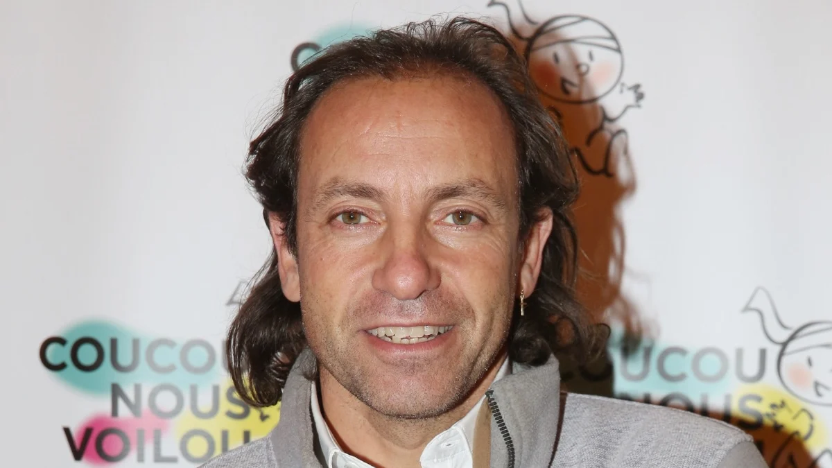 Philippe Candeloro ouvre les portes de sa maison de rêve où il vit avec ses « 4 femmes »