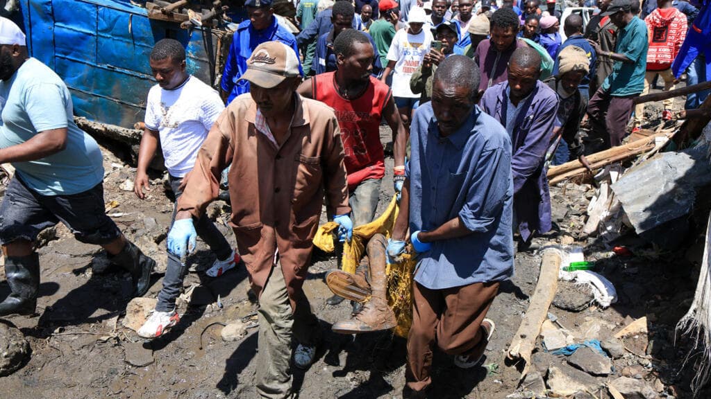 Kenya : colère dans les bidonvilles de Nairobi après des pluies torrentielles