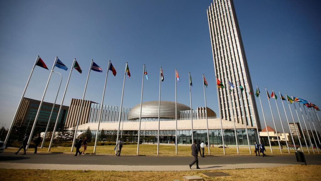Algérie : Le président de la Commission de l’Union africaine condamne le double attentat de Blida