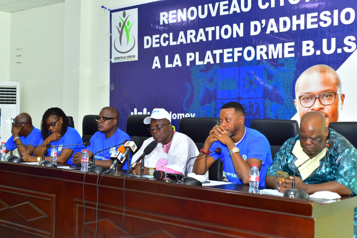 Bus stopover in Godomey: launch of the operation « B.U.S CHEZ VOUS » and the Mouvement Renouveau Citoyen’s adhesion.