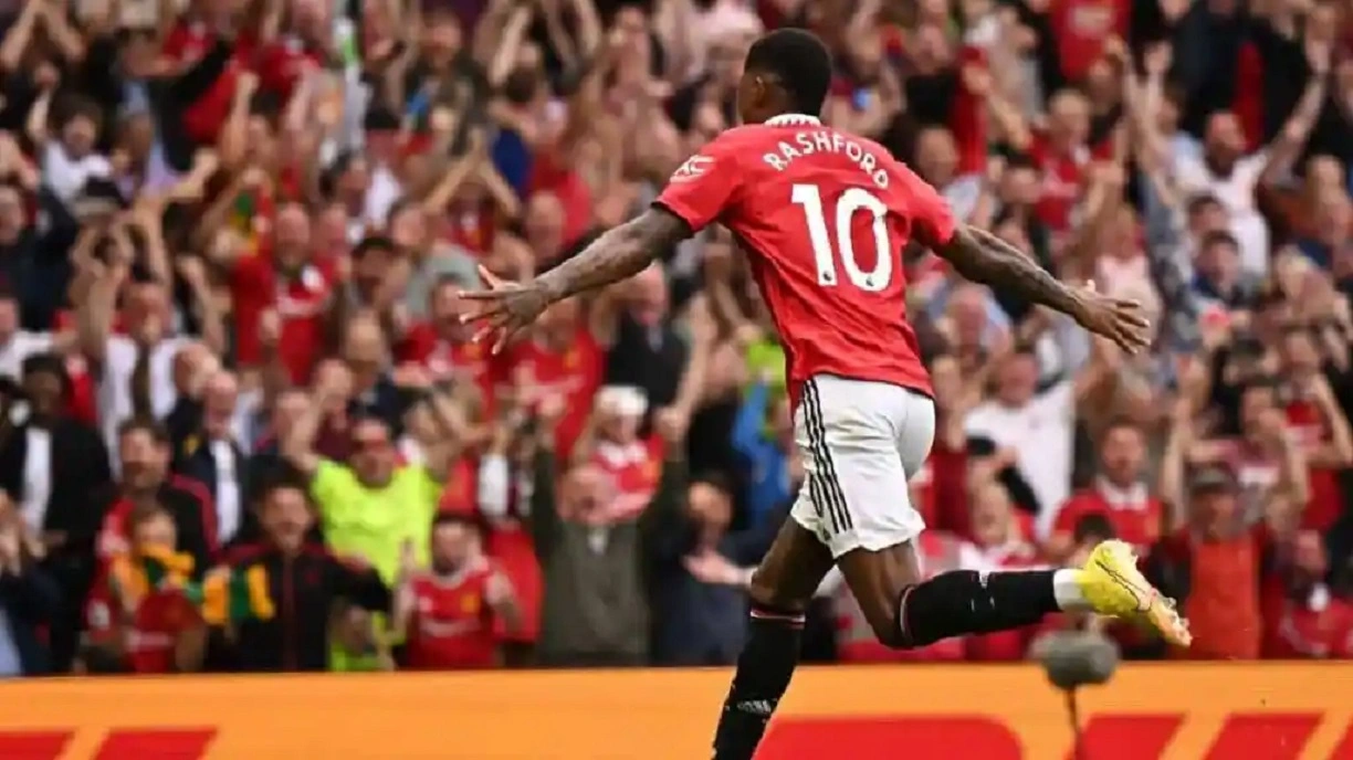 Manchester United: Michael Carrick opens the door to a future for Marcus Rashford