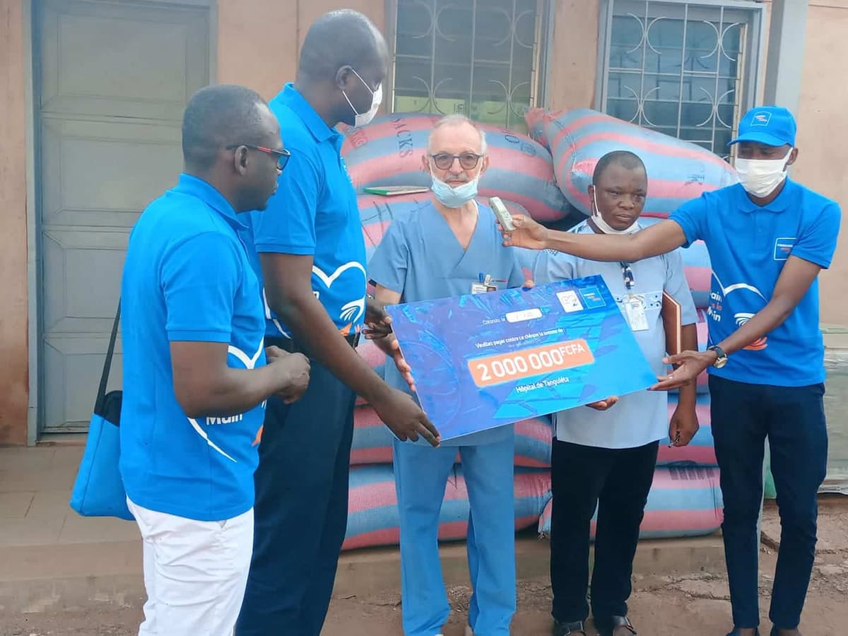 Bénin : la Fondation Moov Africa fait don de vivres aux malades de l’hôpital St Jean de Dieu de Tanguieta  Â