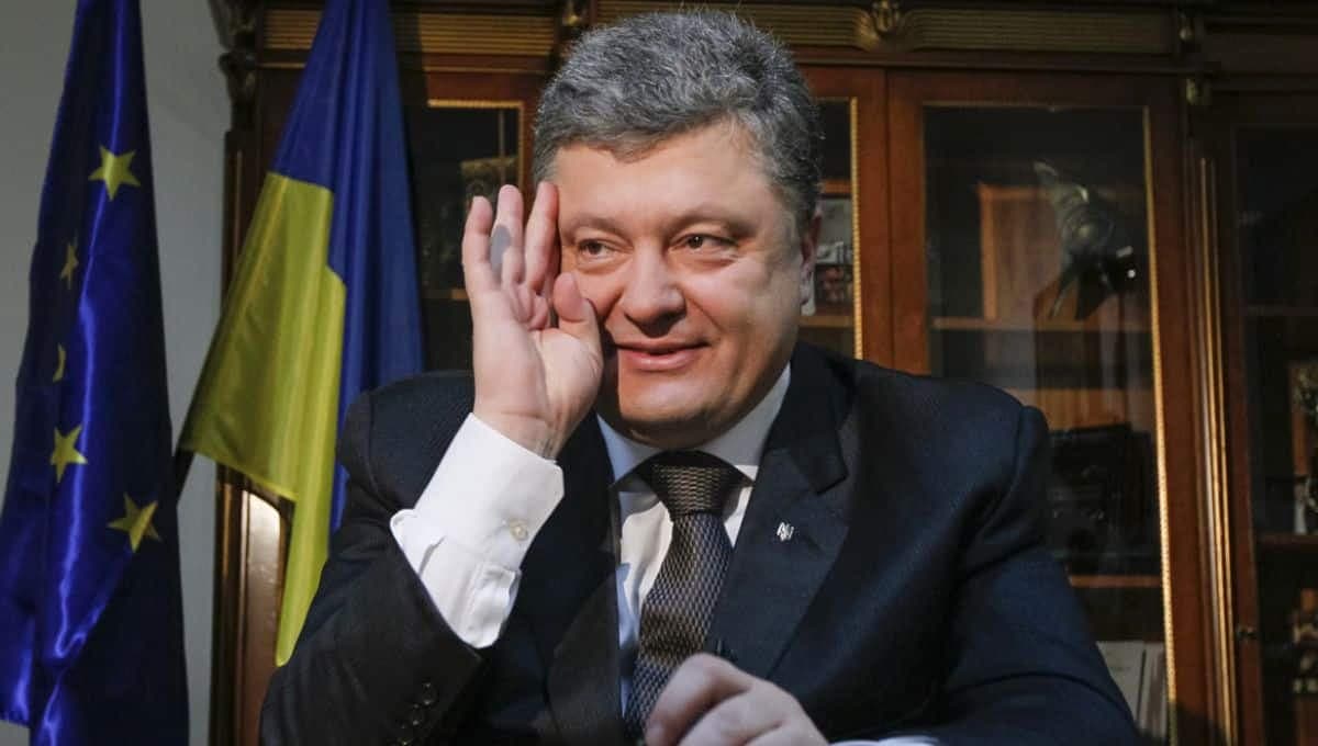 Ukraine: l’ex-président Petro Porochenko dit s’être vu refuser de sortir du pays