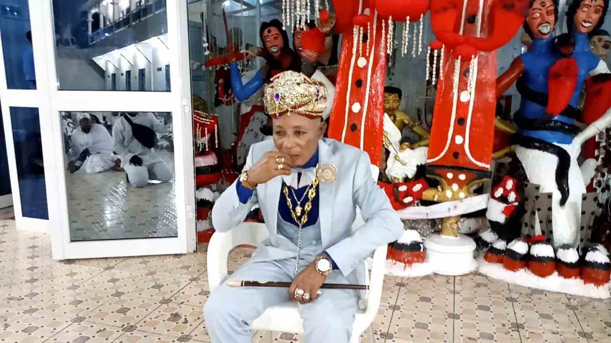 Bénin: lourde peine de prison prononcée contre l’empereur Owolobè de la Confrérie Ogboni