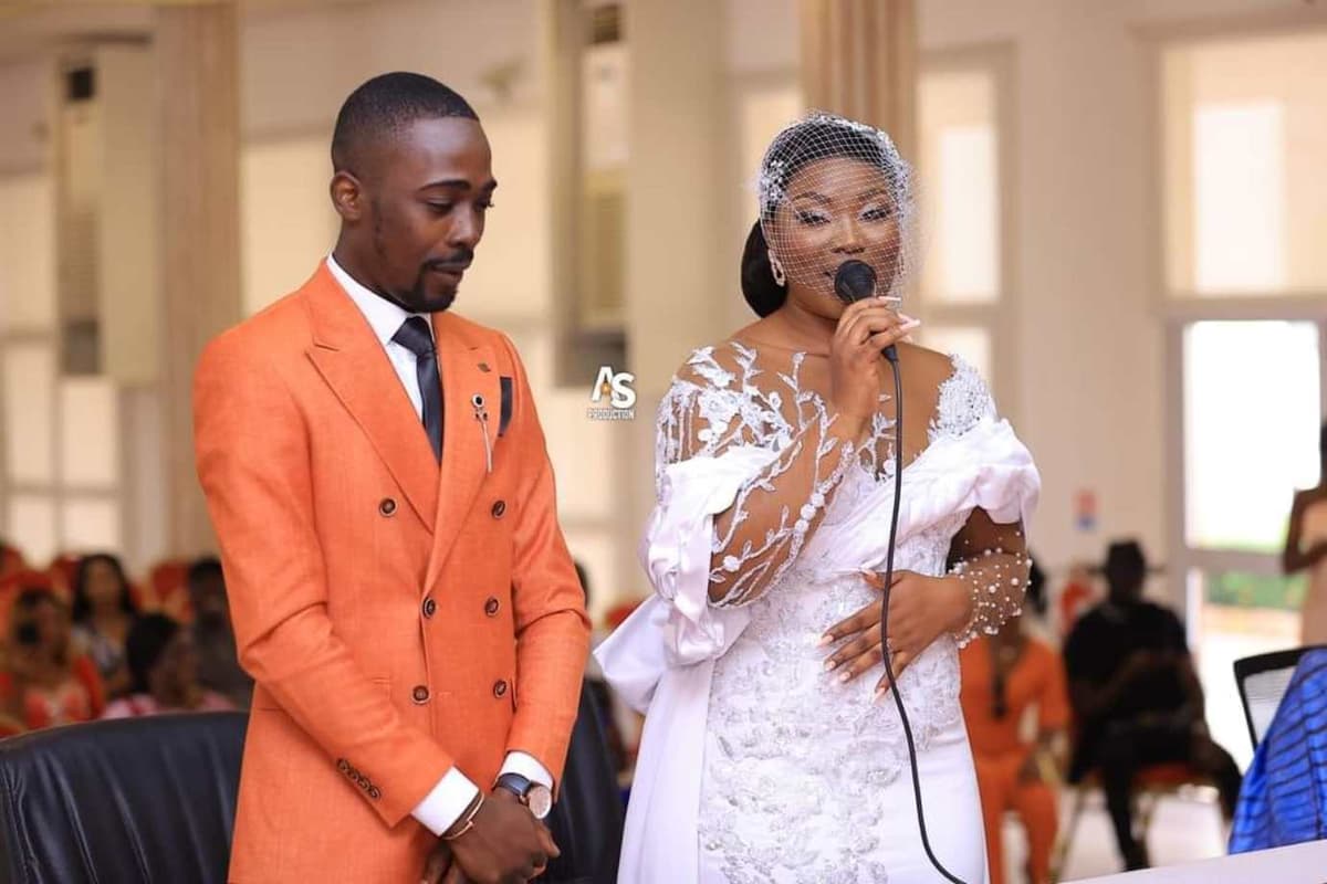 « C’est une haute trahison », Lolo beauté réagit au mariage de Roseline Layo