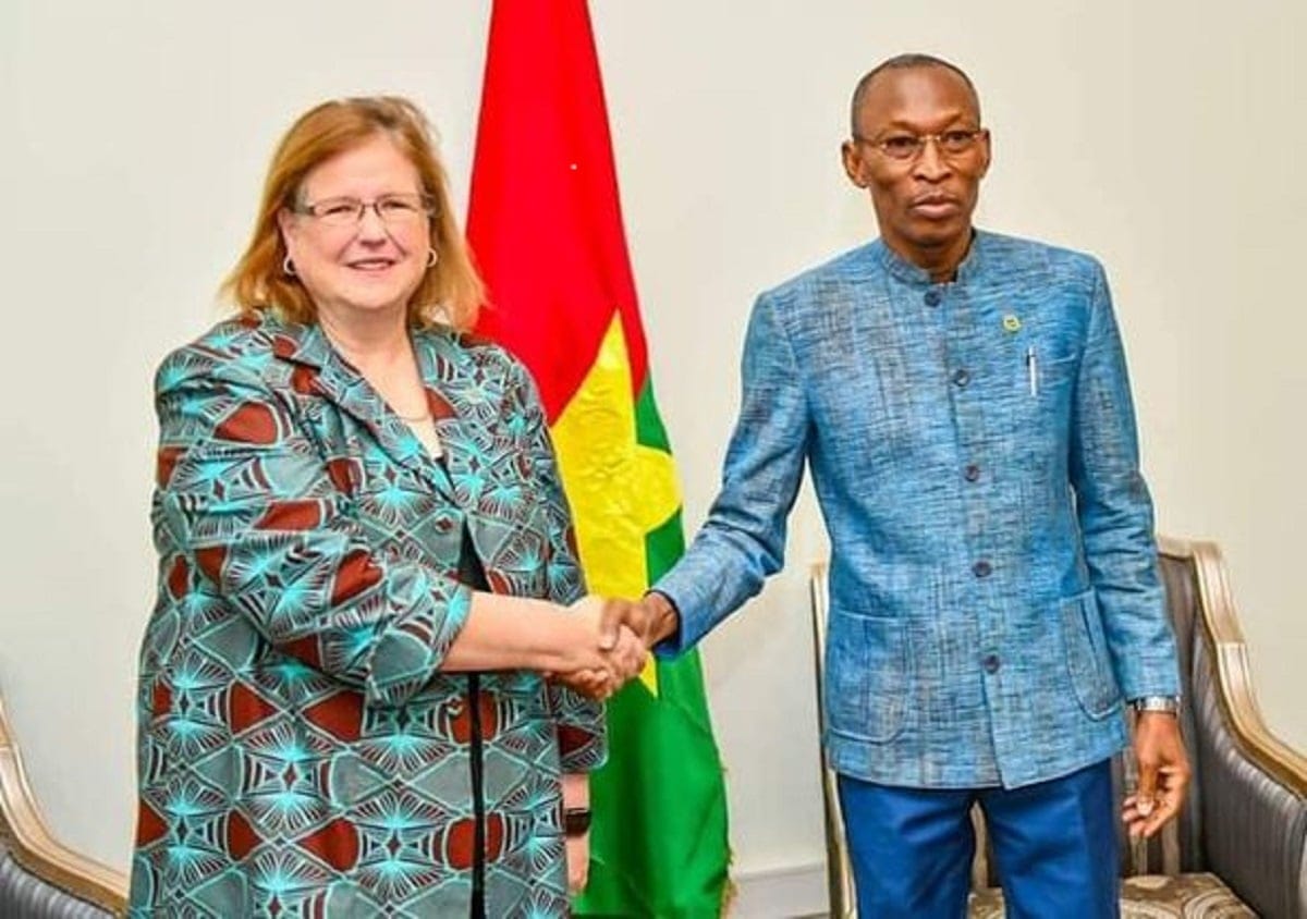 Lutte contre le terrorisme: le Burkina Faso demande des « armes » au Canada