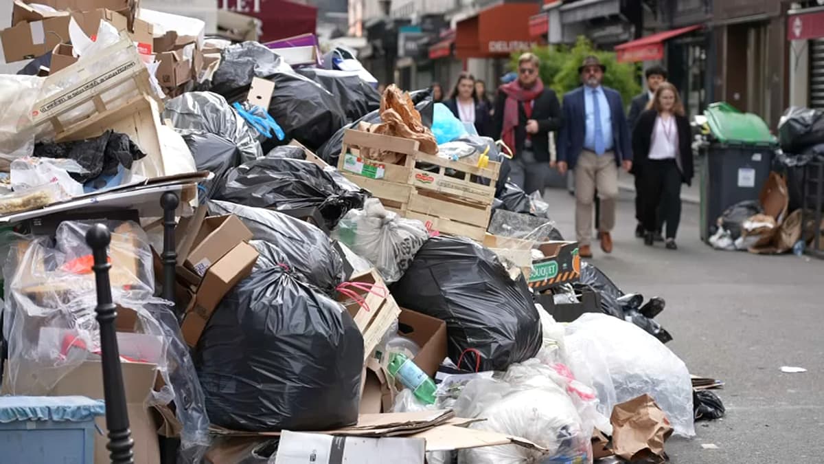 France – Déchets non-collectés: la ville de Paris sous une puanteur