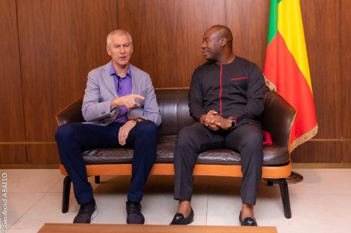 La Russie, exclue du monde du sport, envoie son ministre des sports au Bénin