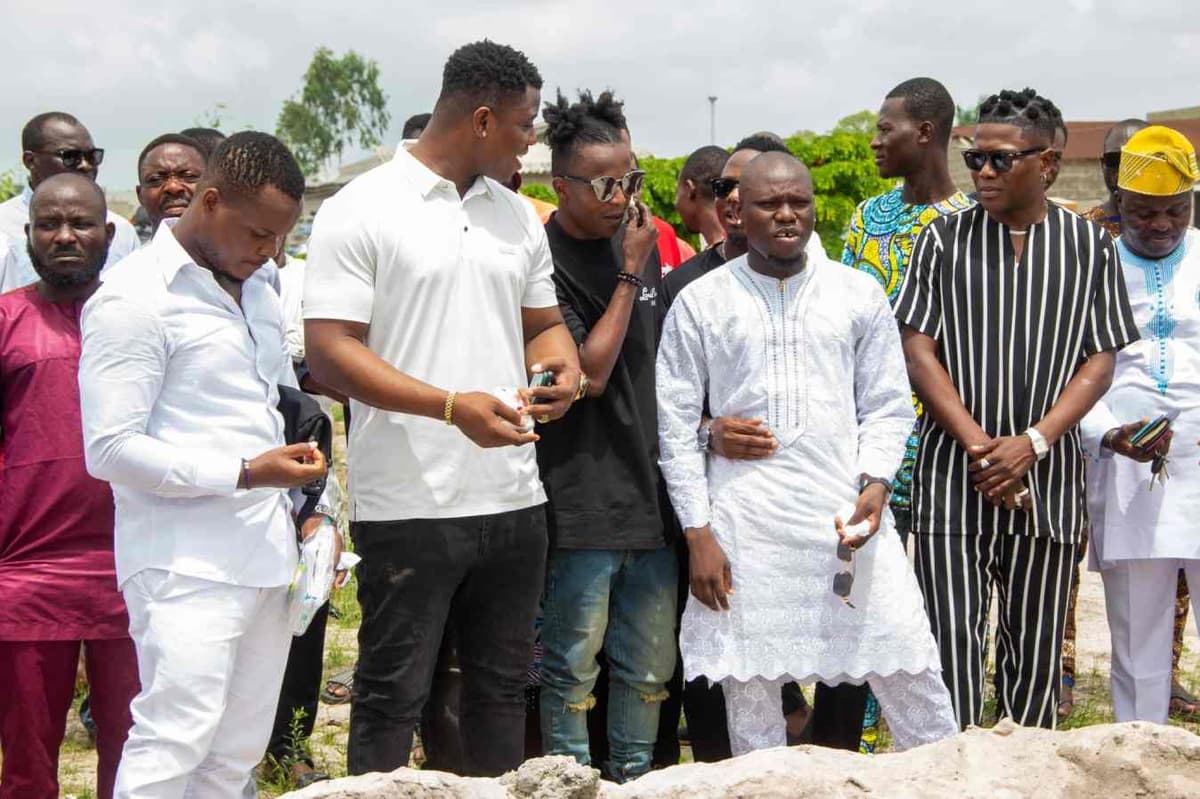 Bénin: la mère du chanteur First King conduite à sa dernière demeure (vidéo)