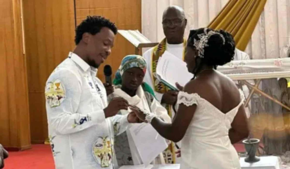 Smarty: vivez en images, le mariage secret du rappeur avec sa compagne Charlotte