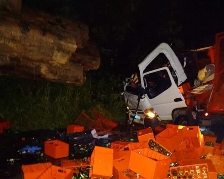 Côte d’Ivoire: un camion percute un grumier et fait 2 morts
