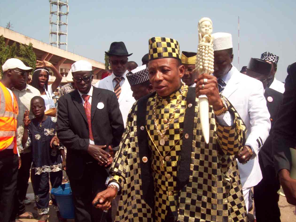 Bénin – Coups et blessures à la confrérie des Ogboni: l’empereur Owo-Lobè livre sa part de vérité