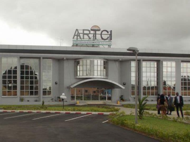 Côte d’Ivoire – Prêts en ligne via des applications mobiles : l’ARTCI met en garde