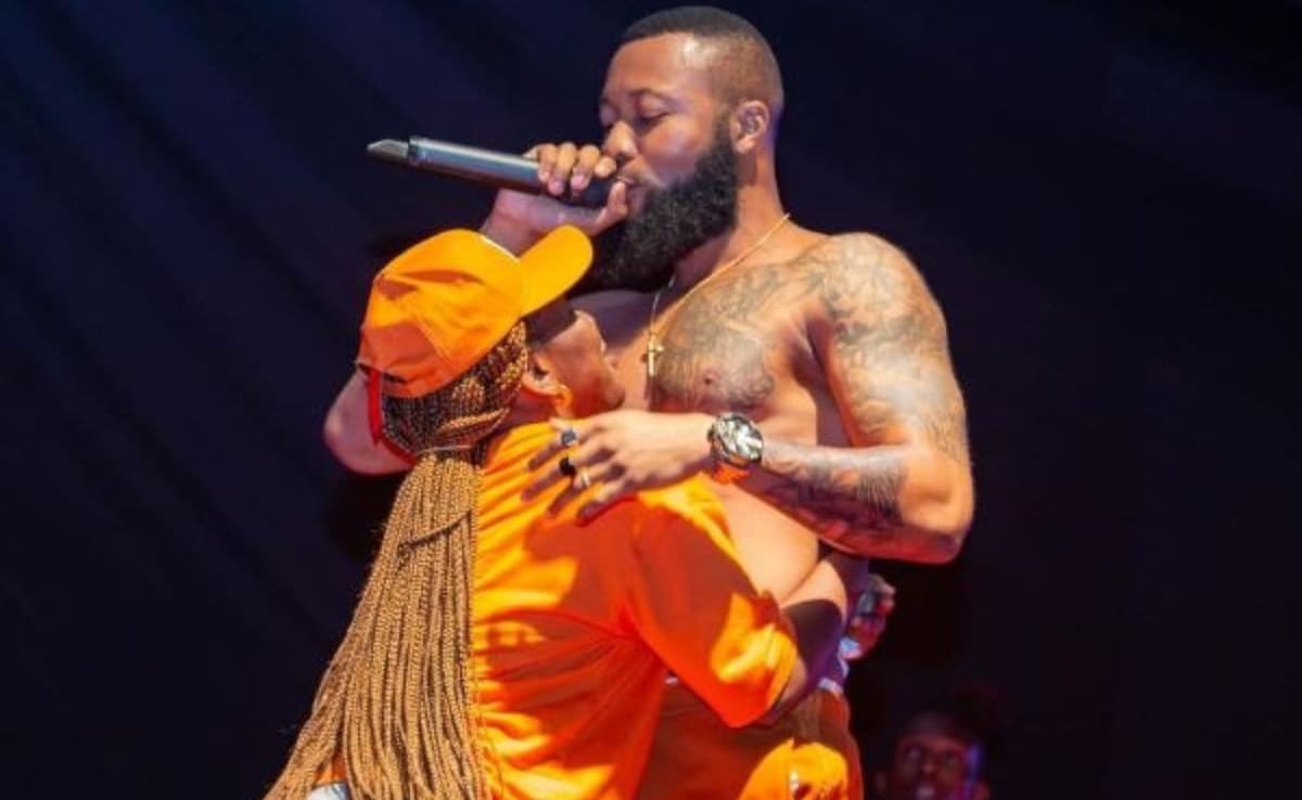 Côte d’Ivoire: le chanteur Mike Alabi au cÅ“ur d’une polémique (photos)