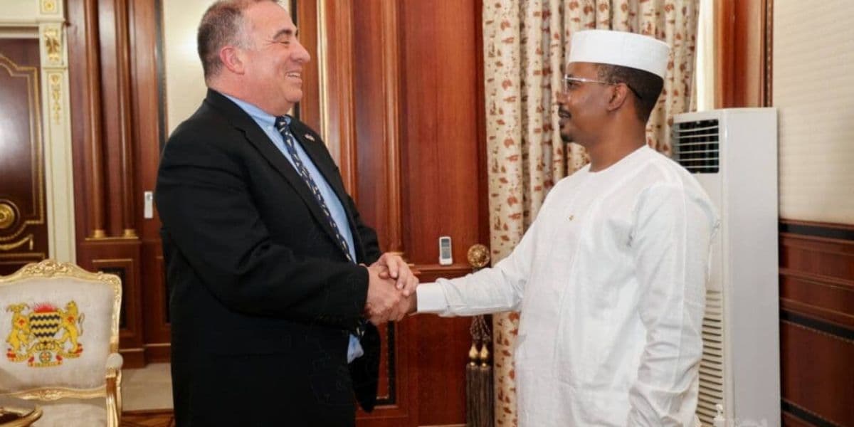 Tchad: Mahamat Idriss Déby Itno reçoit l’ambassadeur américain Alexander Laskaris à la fin de sa mission