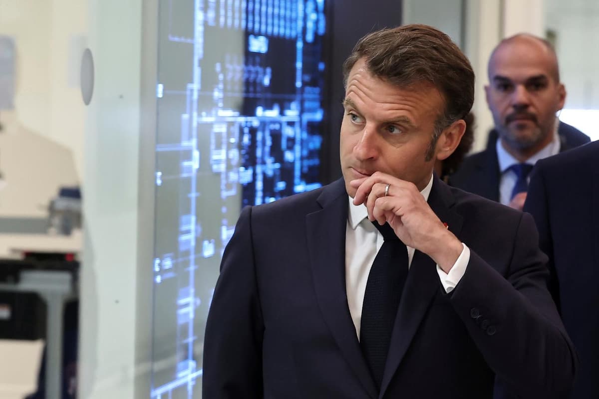 Macron, le mouchoir et la cocaïne