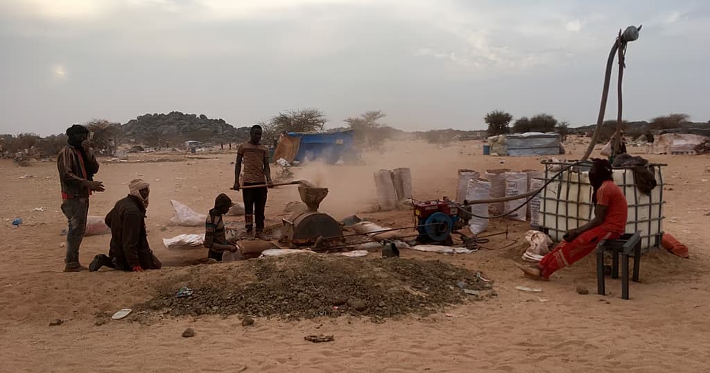 Le Mali s’engage à produire des explosifs civils selon AES