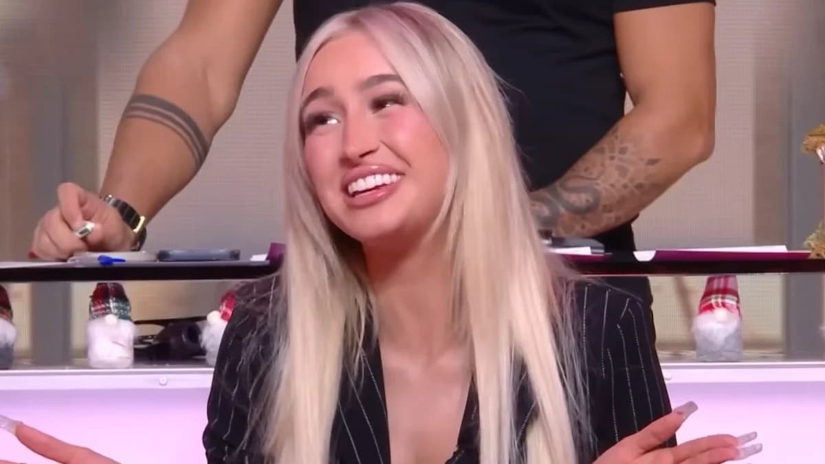 Polska lève le voile sur son passé olé olé « Ils t’envoient leur… »