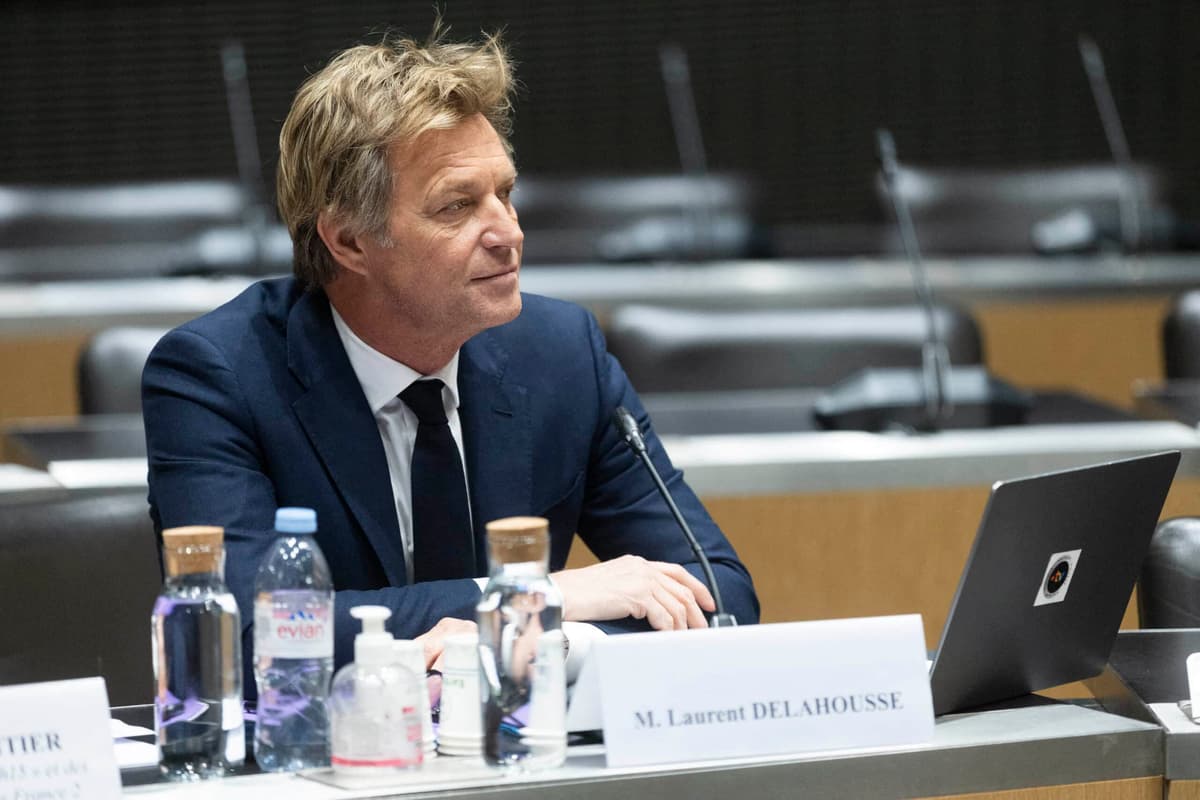 Laurent Delahousse rassure : il ne quittera pas le JT de France 2 demain