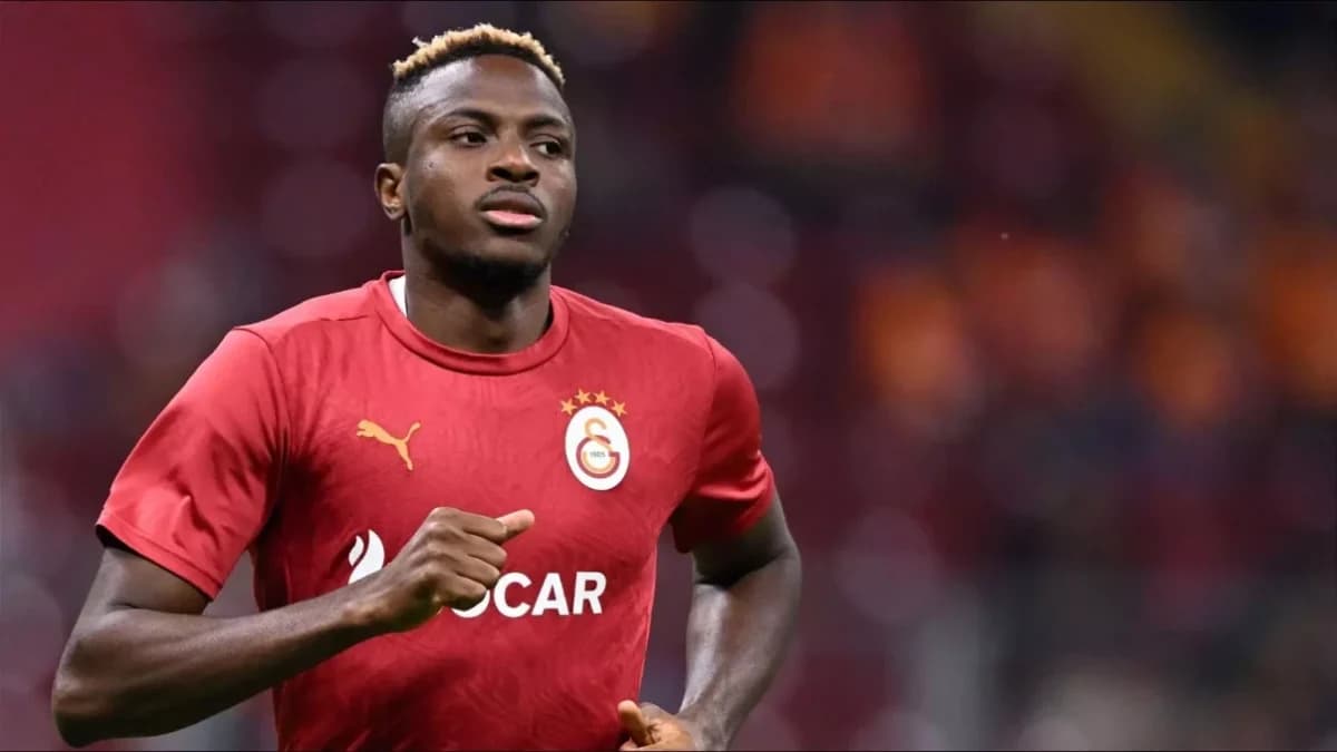 Victor Osimhen affirme que Naples l’a traité comme un chien