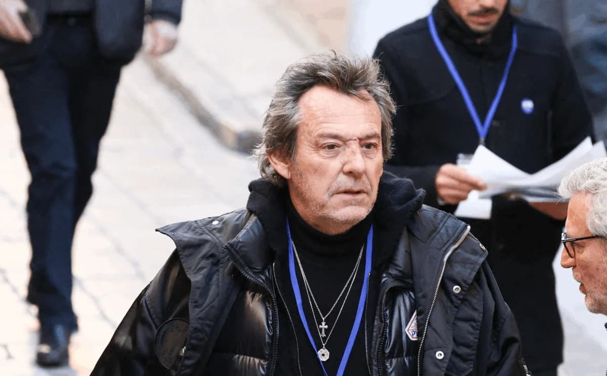 Les photos olé-olé de Jean-Luc Reichmann dans la loge des Bouffes parisiennes