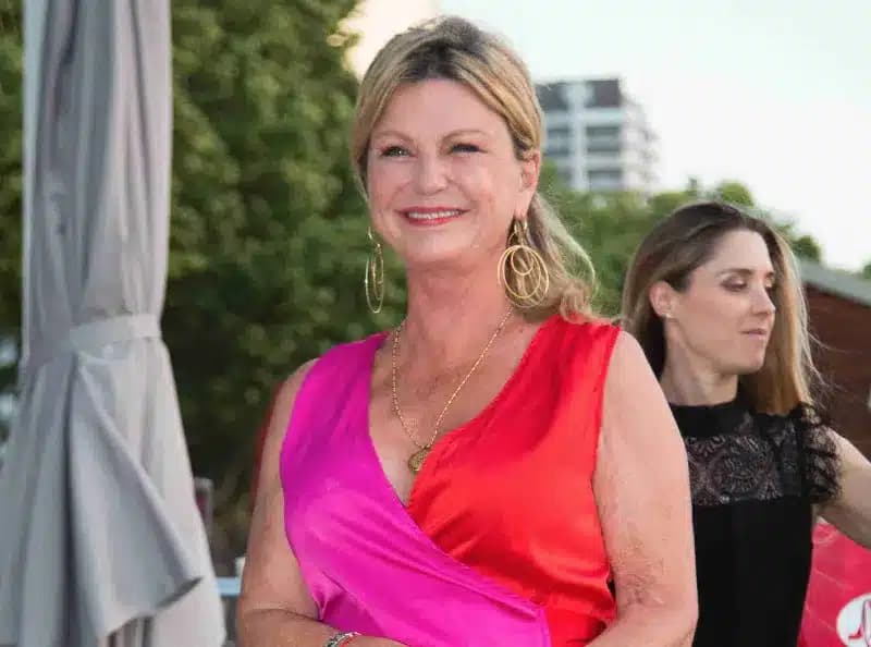 Jeane Manson, en larmes, évoque pour la première fois le procès qui la hante contre la fille de son ex-mari Richard Berry