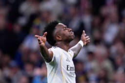 Real Madrid: Benzema encense Vinicius Junior