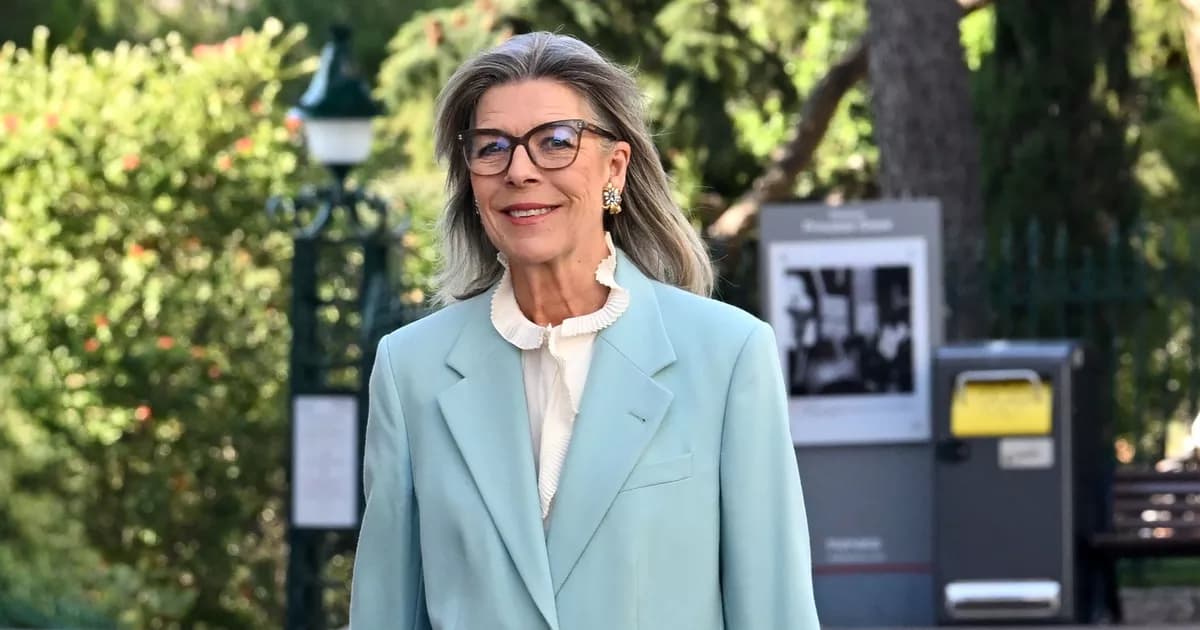 Caroline de Monaco rayonne en look printanier aux côtés de son frère Albert II
