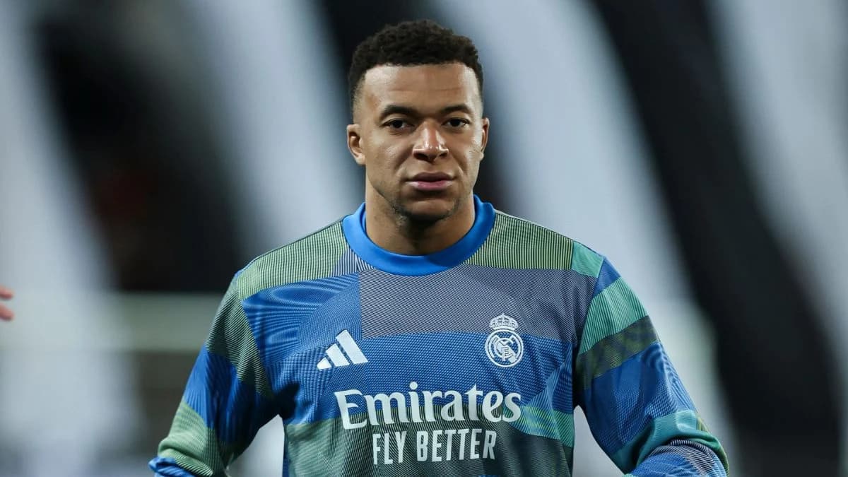 Kylian Mbappé filmé disant « dépêche-toi » à des fans