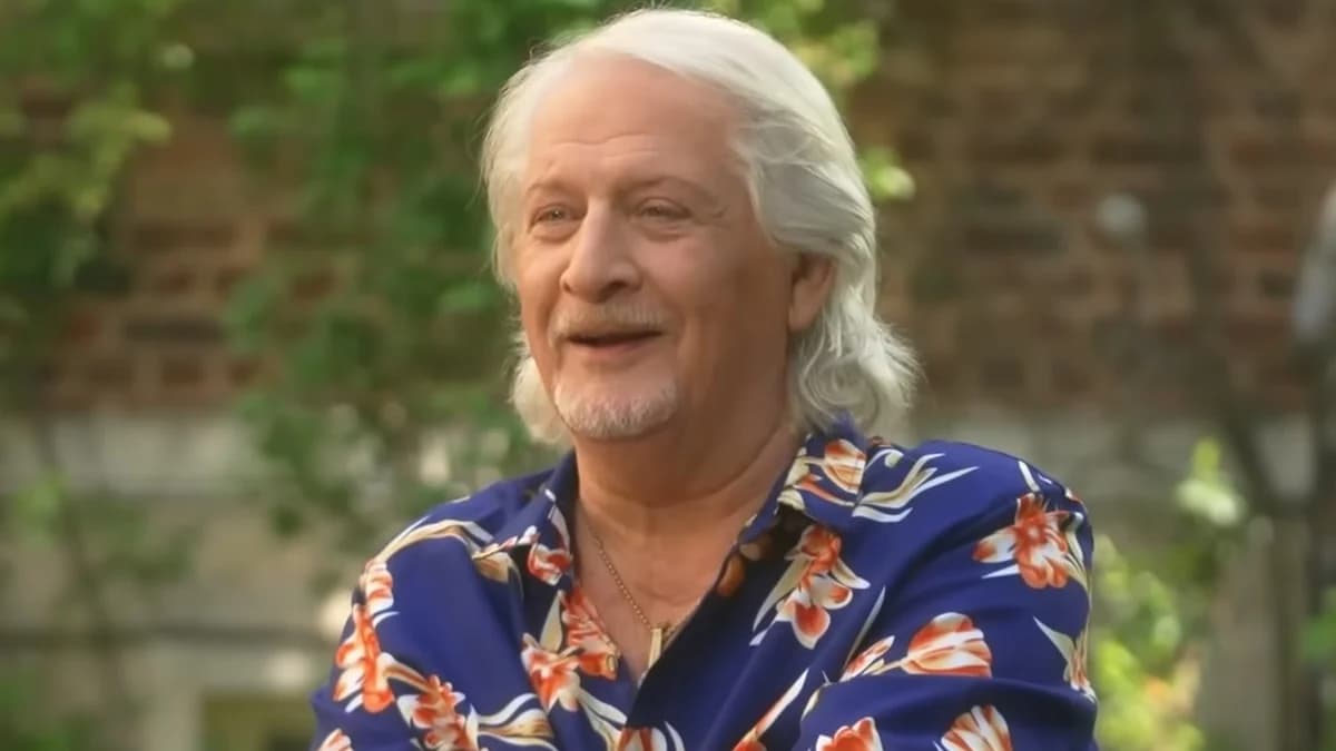 Patrick Sébastien dévoile son « Dard » là où Coluche avait fait campagne 45 ans plus tôt