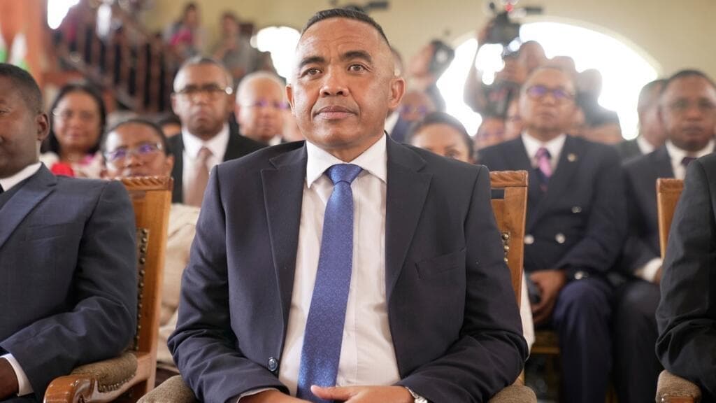 Madagascar : le colonel Mickaël Randrianirina affiche une main tendue à la jeunesse