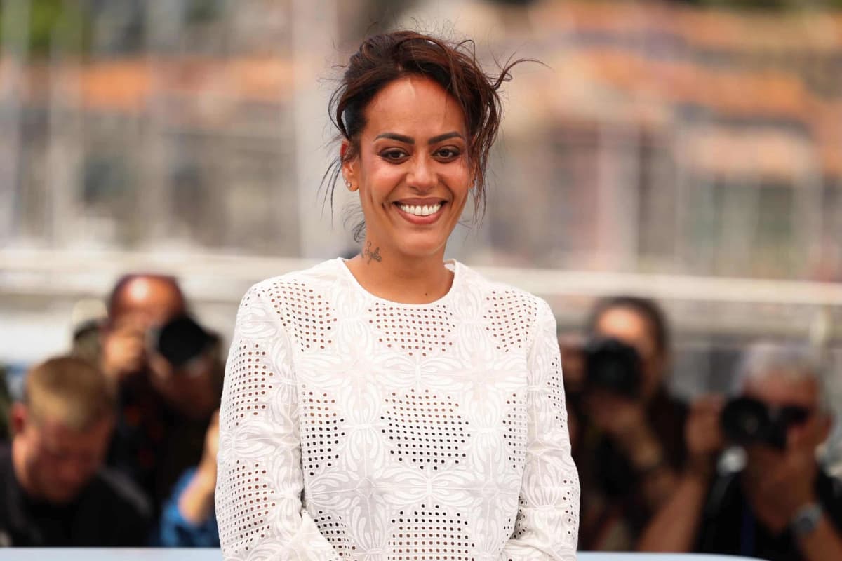 Amel Bent sans filtre sur ses revenus « Beaucoup, beaucoup d’argent »