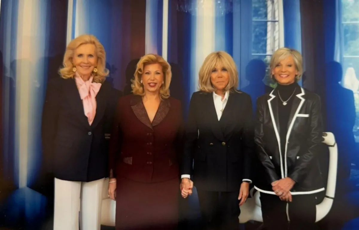 Côte d’Ivoire-France : Dominique Ouattara reçue par Brigitte Macron à l’Élysée