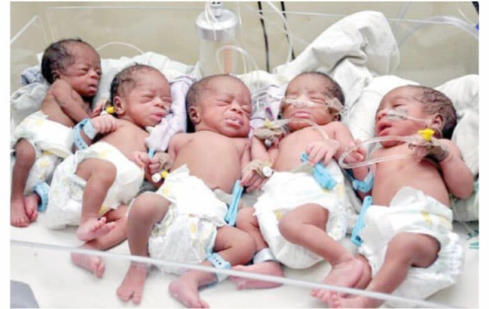 Nigeria : restée sans enfant pendant 14 ans, elle décède après avoir mis au monde des quintuplés