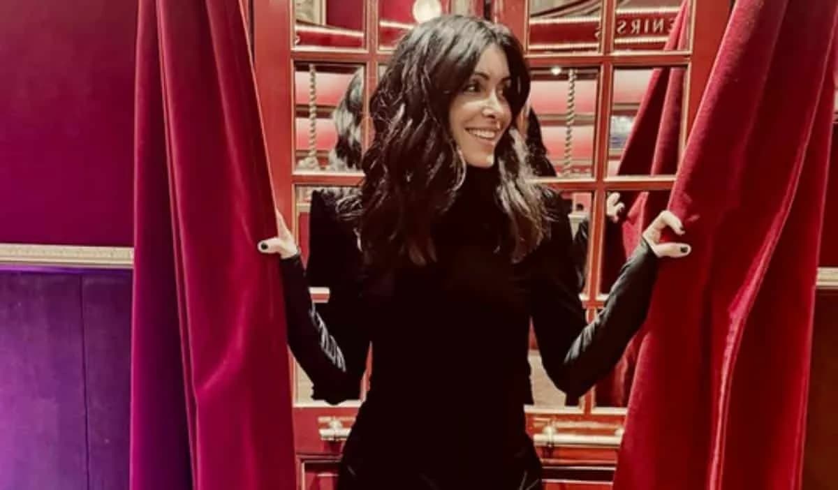 Jenifer vue dans les tribunes de l’Accor Arena pour soutenir la promo 2025 de la Star Academy