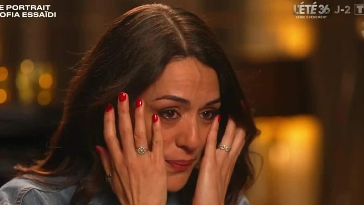 Sofia Essaïdi s’effondre en évoquant la perte de sa mère face à Isabelle Ithurburu