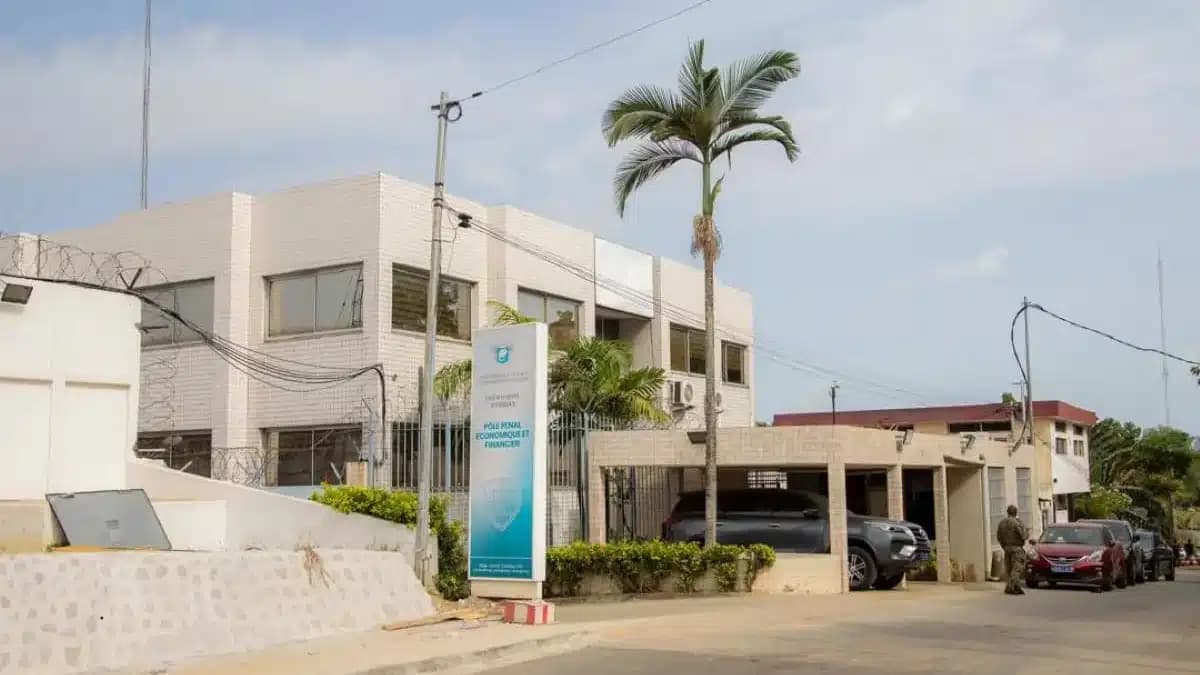 Côte d’Ivoire : 36 mois de prison ferme requis contre deux dozos pour orpaillage clandestin