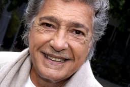 Frédéric François continue de chanter malgré une retraite de 1 000 euros à deux