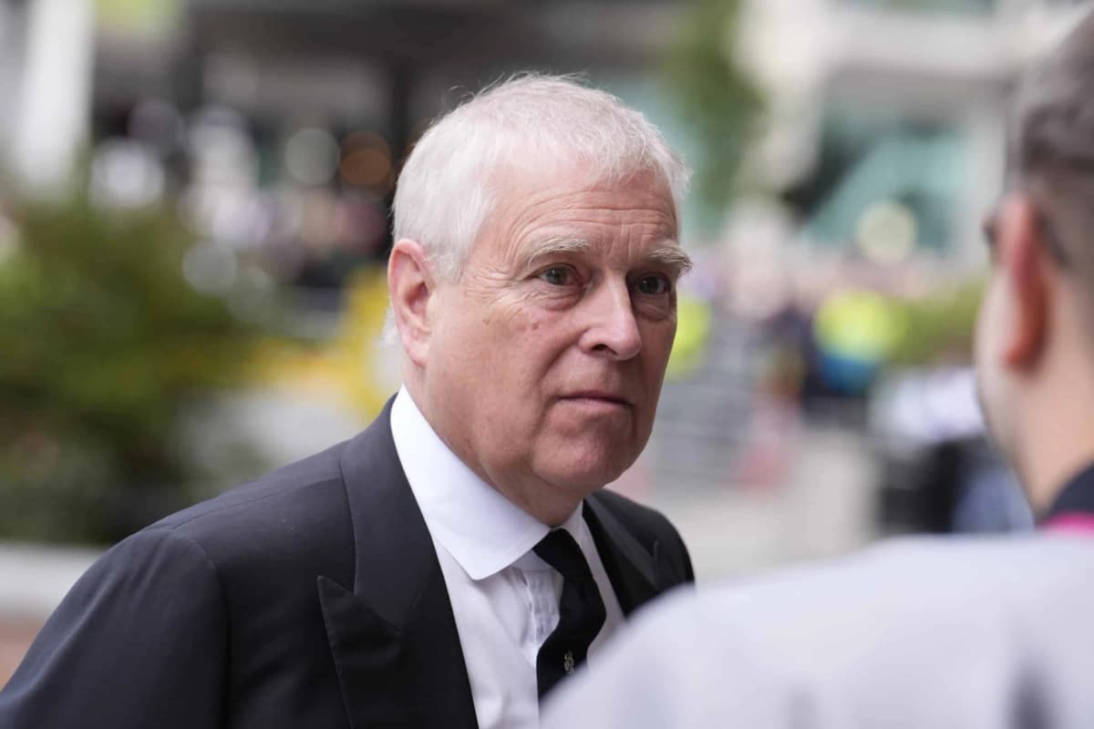 L’ex Prince Andrew photographié le visage tuméfié, frère de Charles III