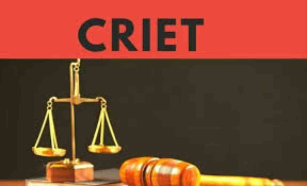Cyberbullying and digital fraud: a young slam poet stands before the CRIET