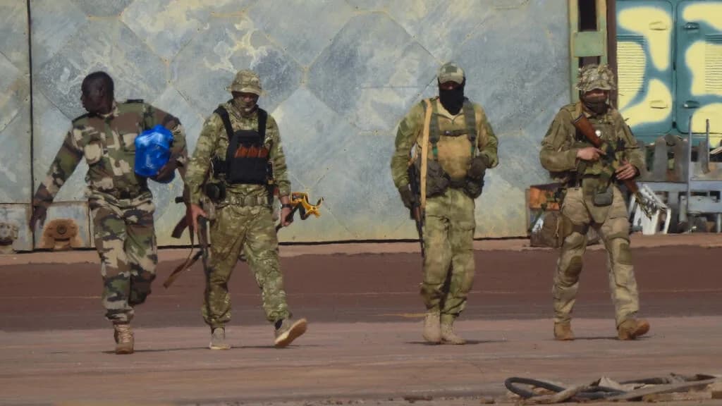 Mali: the army claims airstrikes in Gao and Kayes that resulted in over 50 deaths.