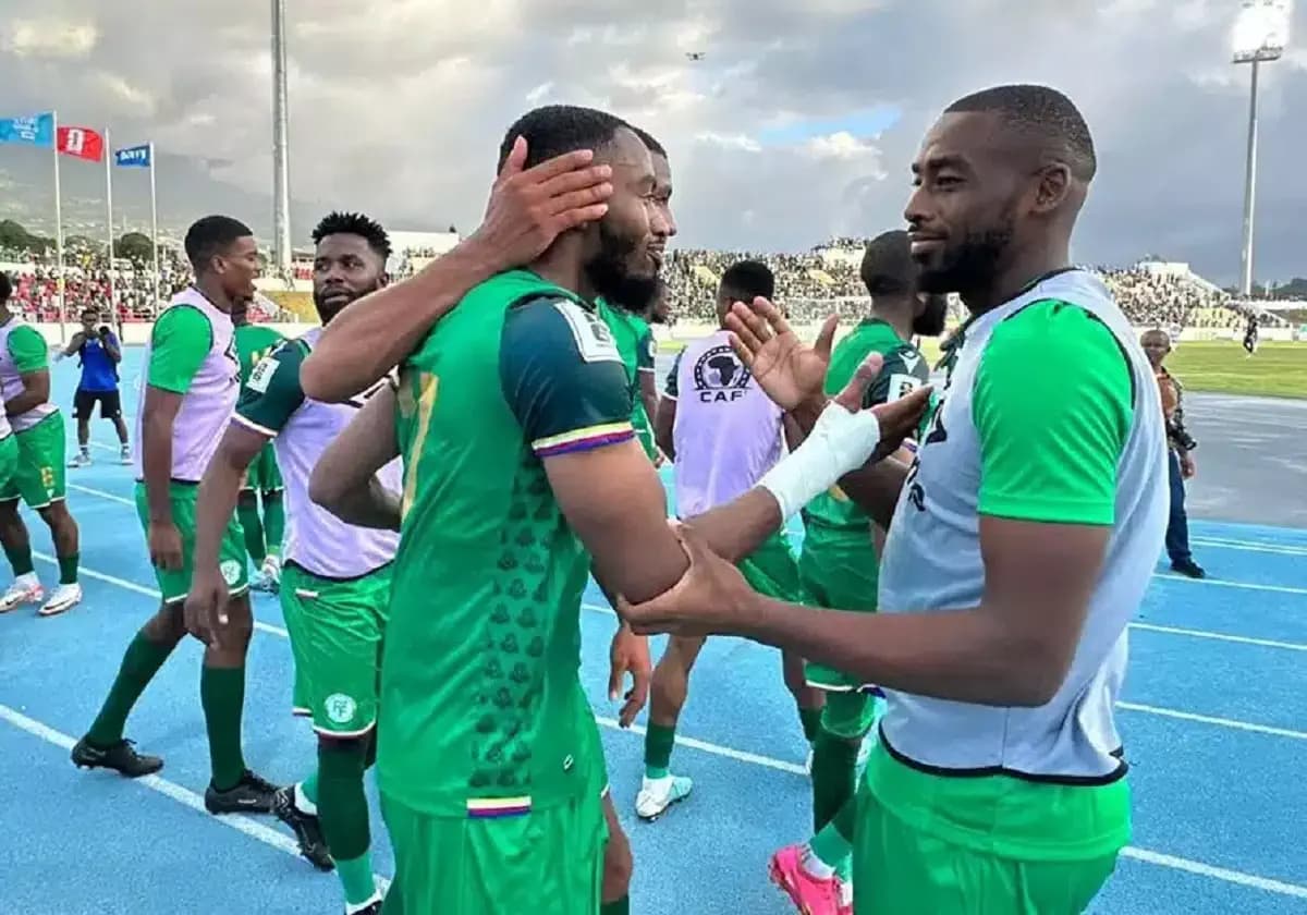 Les joueurs comoriens célèbrent leur victoire