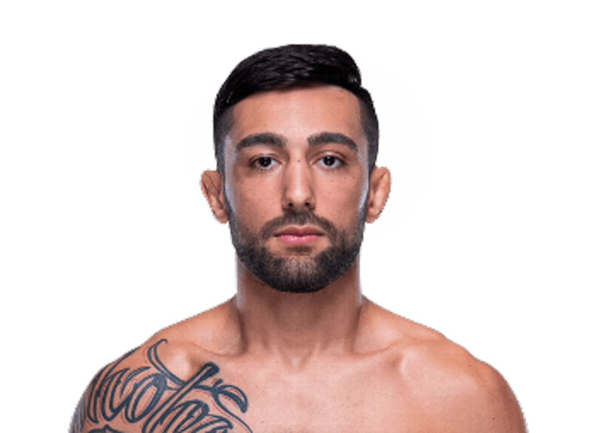 L'ancien combattant de l'UFC, Suman Mokhtarian