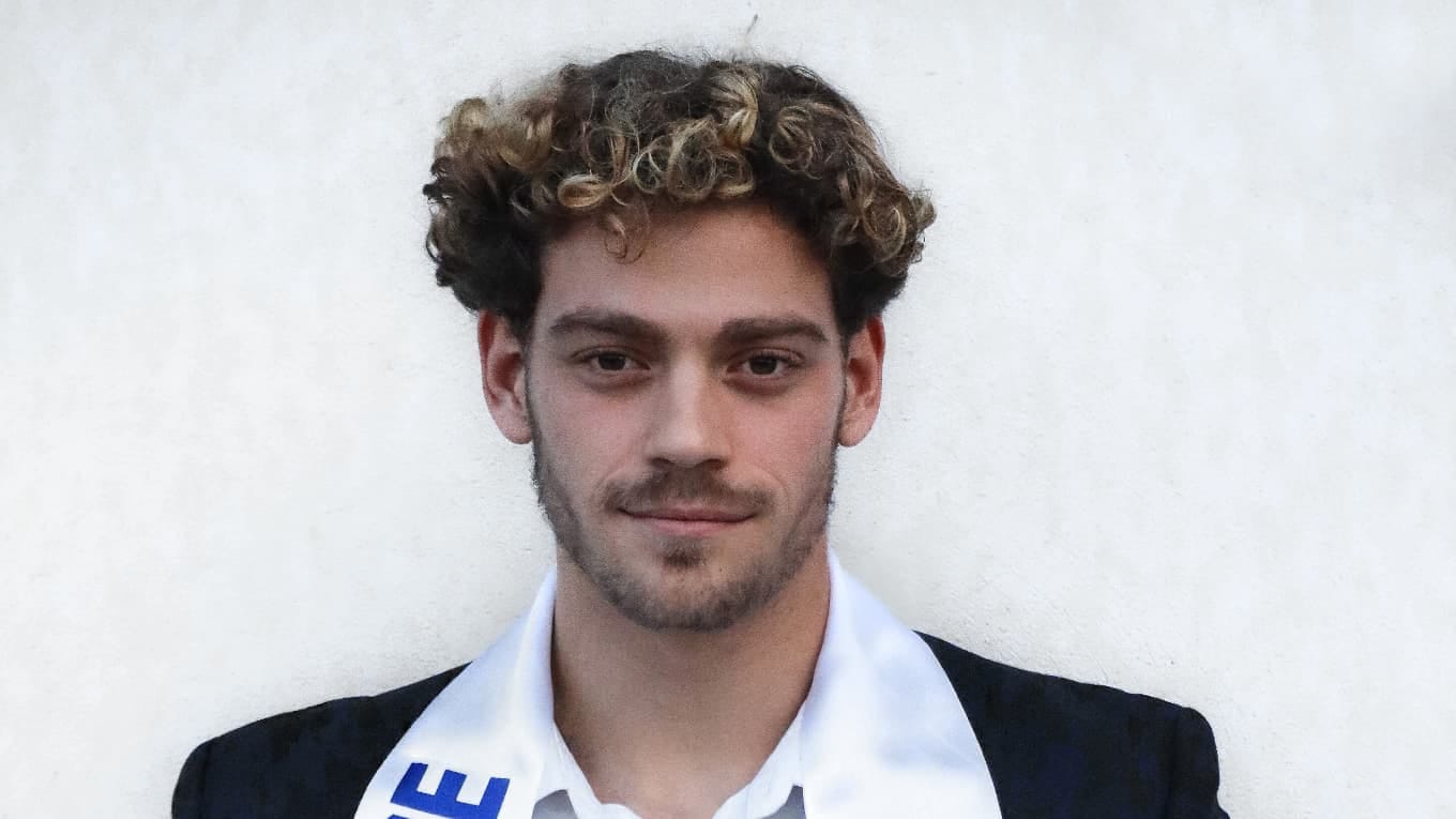 Lisandre Van Muylders élu l’homme le plus beau de la France en 2023