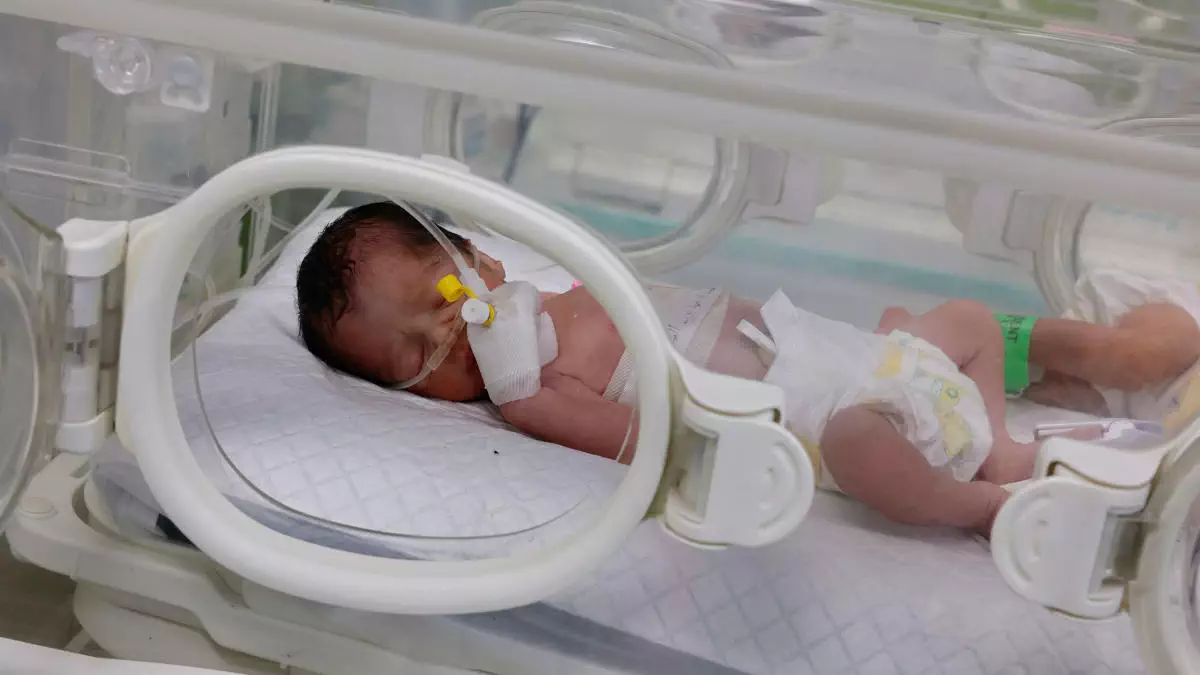 Israà«l – Bombardement à Rafah: Un bébé sauvé par césarienne après la mort de sa mère